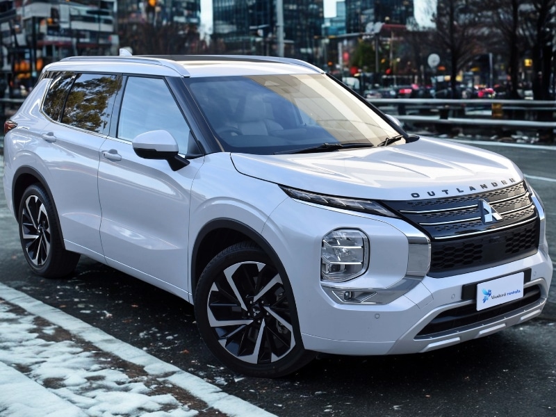 Mitsubishi SUV showcased as a reliable option for car rental for uber drivers.